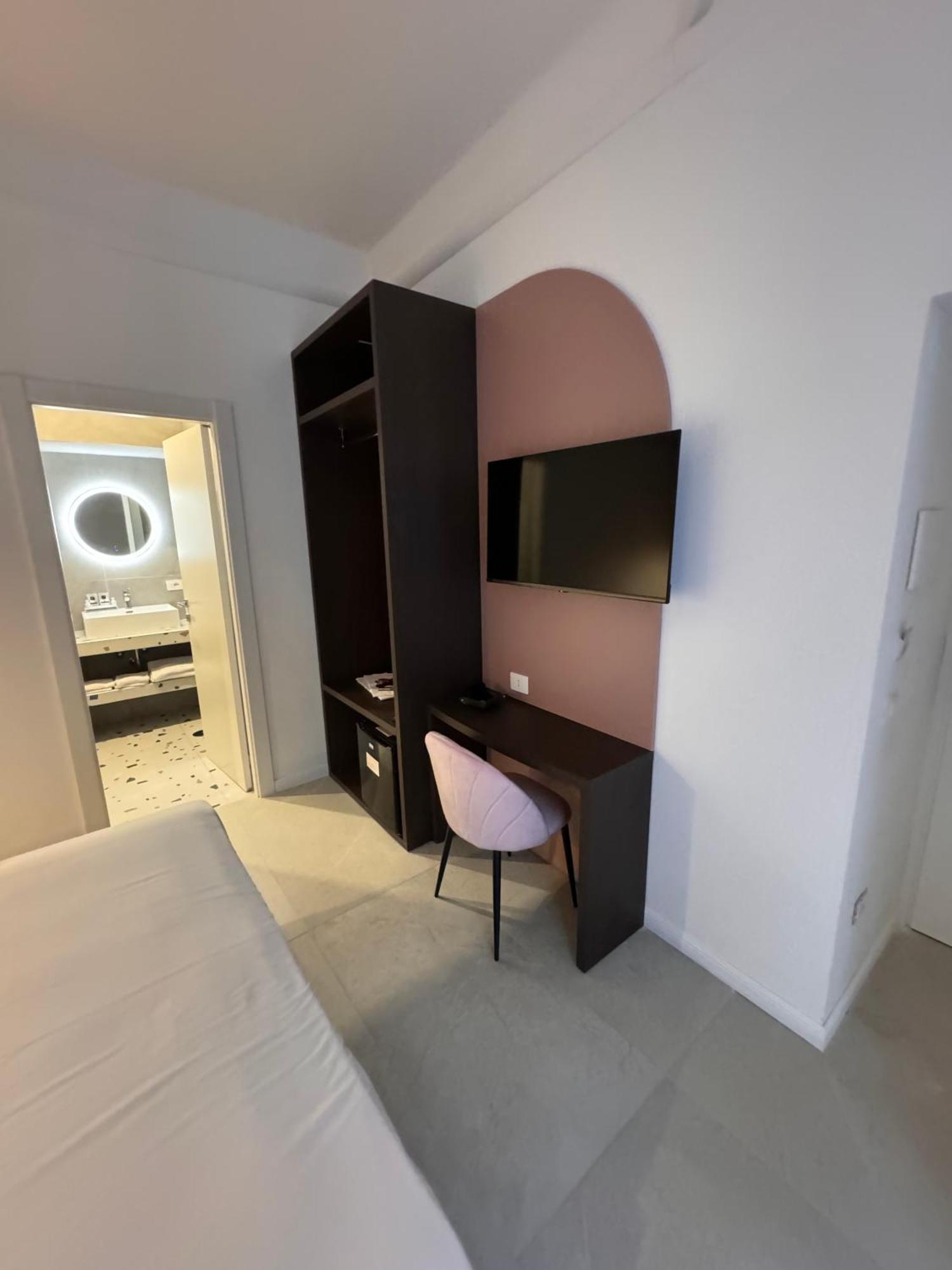 Hotiday Room Collection - Napoli Museo Suite Extérieur photo
