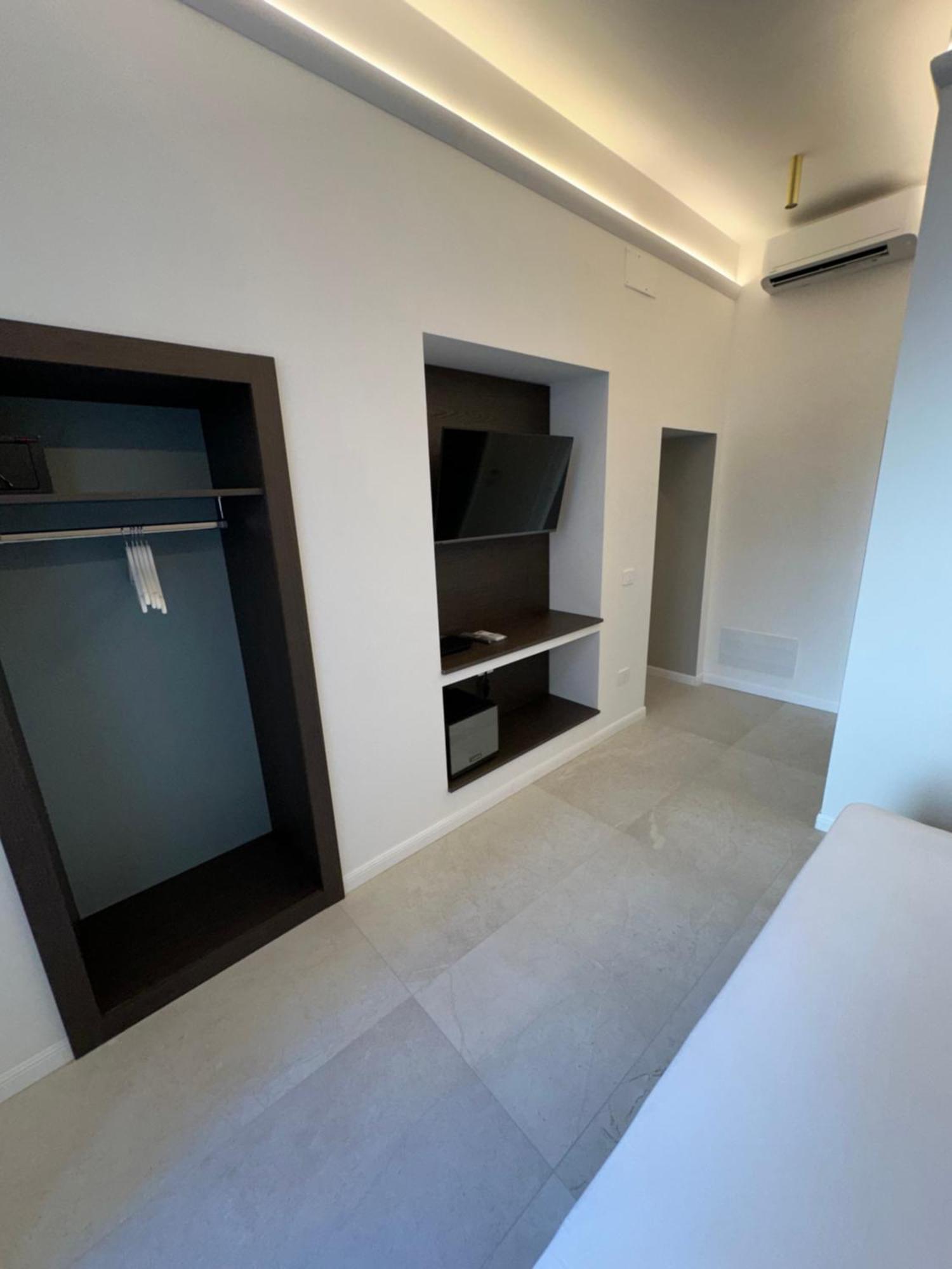 Hotiday Room Collection - Napoli Museo Suite Extérieur photo